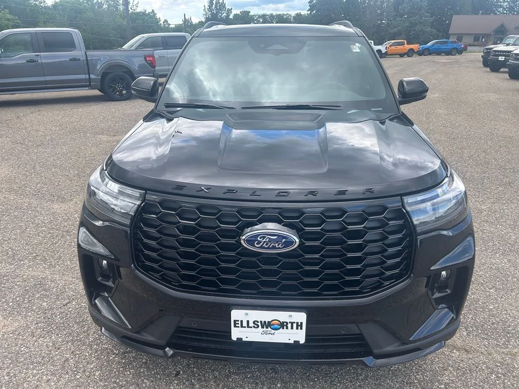 New 2026 Agate Black Metallic Ford ST-Line image 2