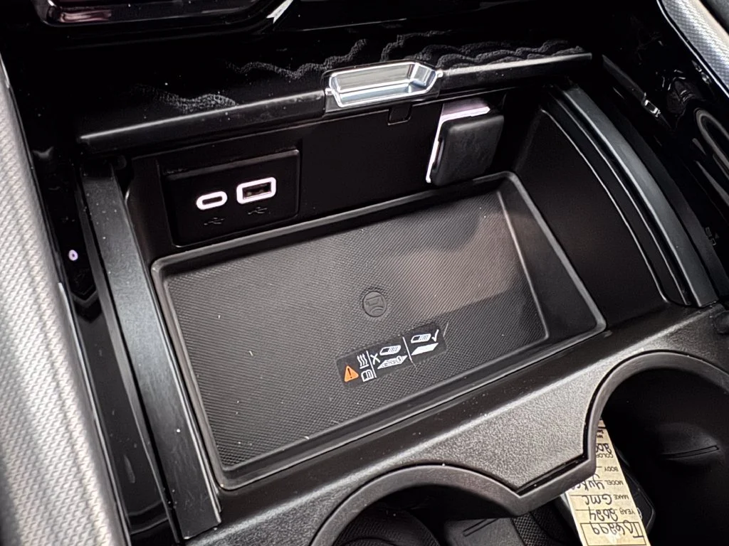 2024 GMC Yukon Denali - Photo 27
