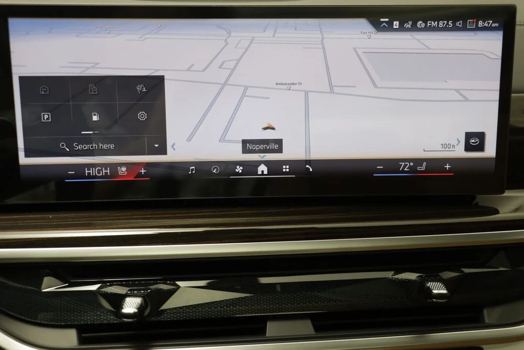 New 2026 White BMW xDrive40i image 10
