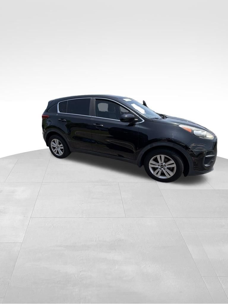 Used 2017 Red Kia LX image 3