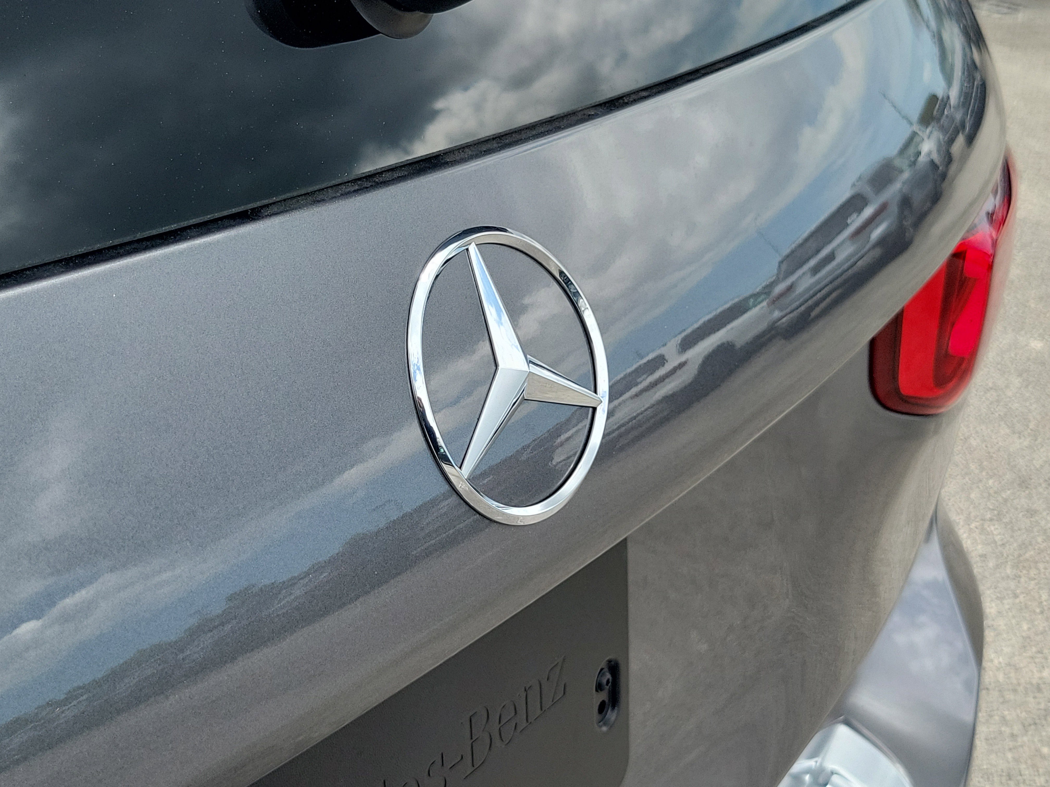 New 2026 Mountain Grey Metallic Mercedes-Benz GLB 250 image 37