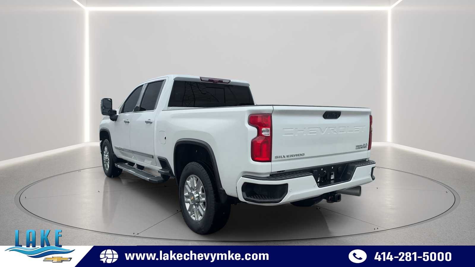 Certified Used 2024 Iridescent Pearl Tricoat Chevrolet High Country image 7