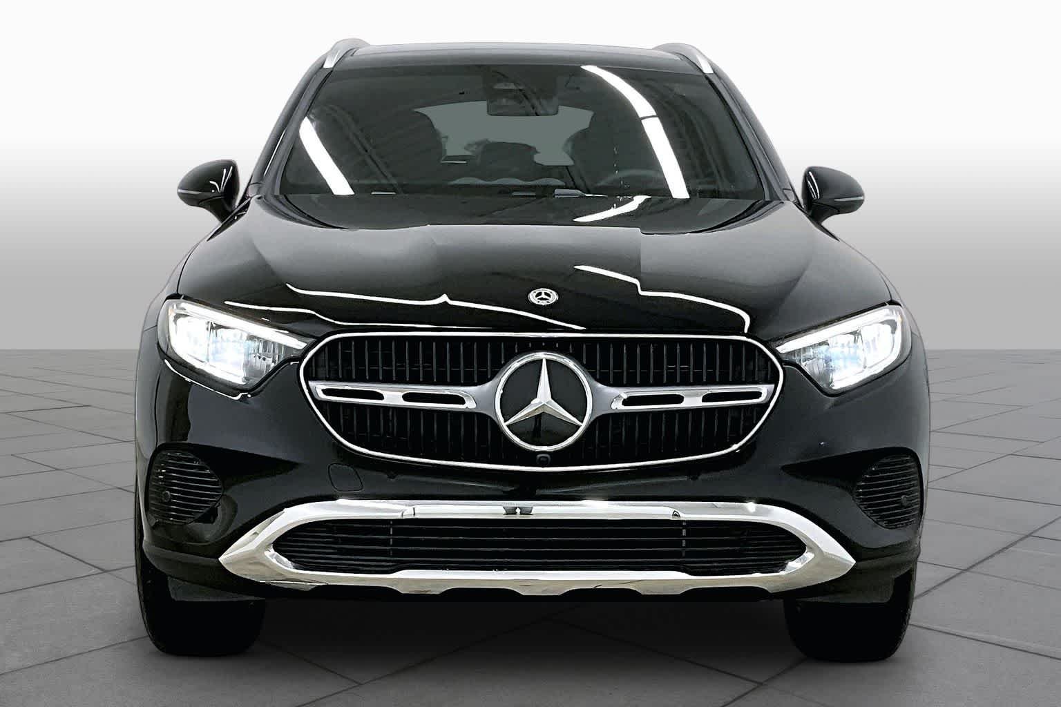 New 2026 Black Mercedes-Benz GLC 300 image 3