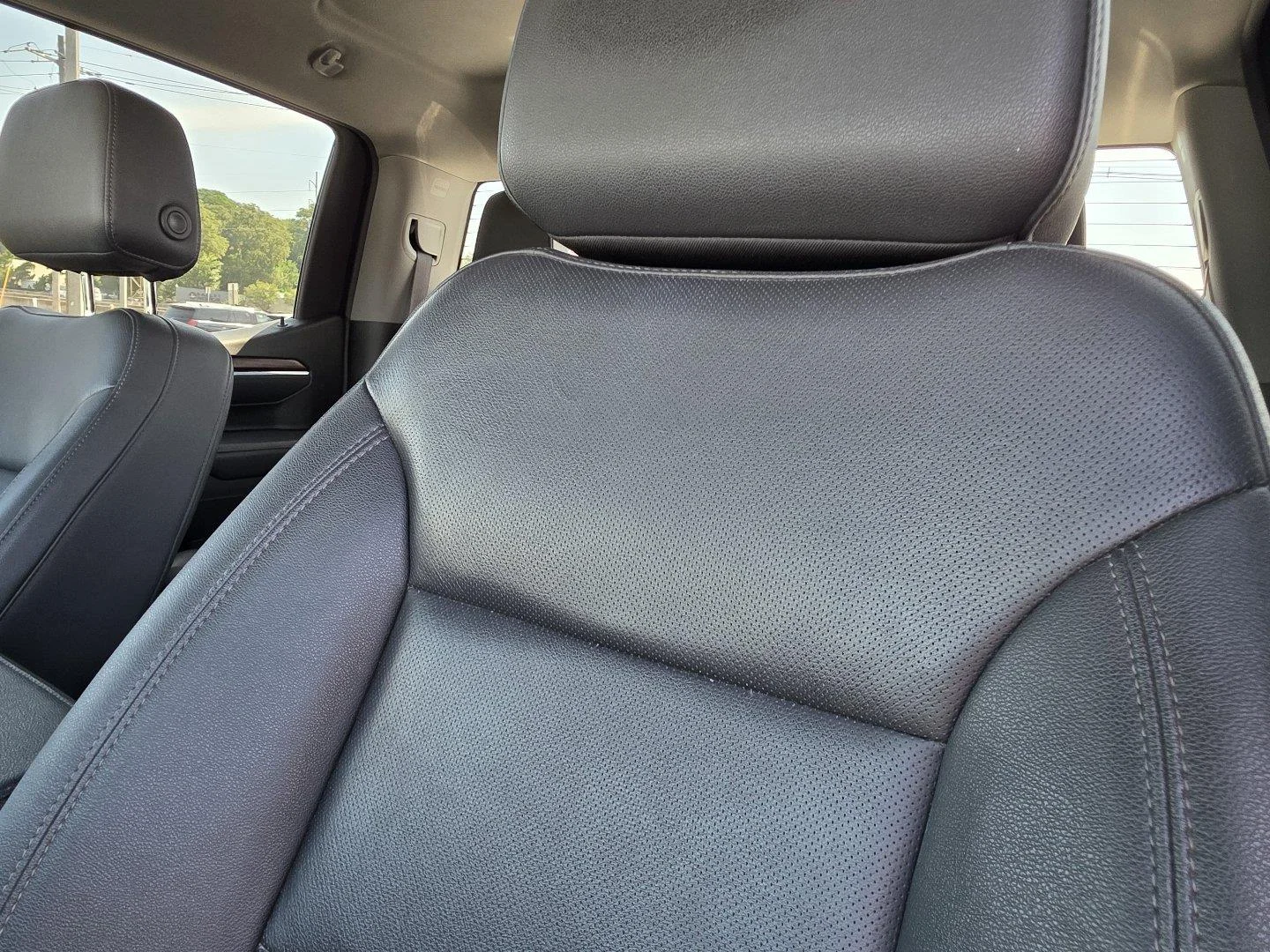 Used 2025 Summit White GMC SLT image 21