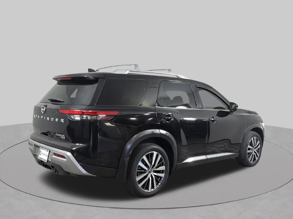 Used 2022 Black Nissan Platinum image 12