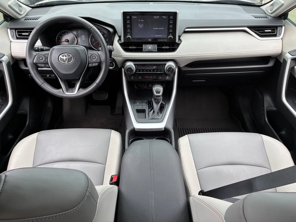 Used 2021 Gray Toyota XLE Premium image 4
