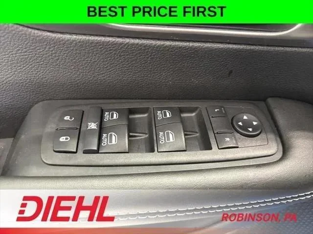 2026 Chrysler Pacifica Select - Photo 24