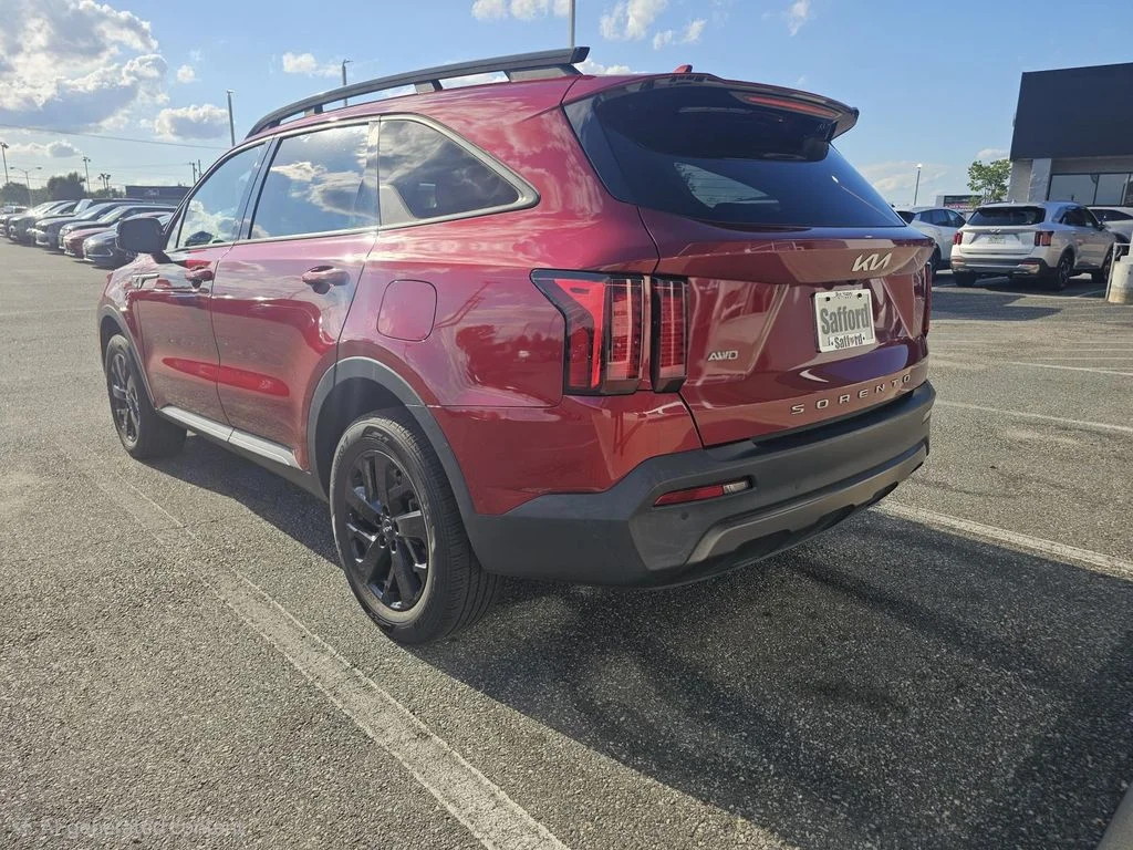 Used 2022 Red Kia S image 4