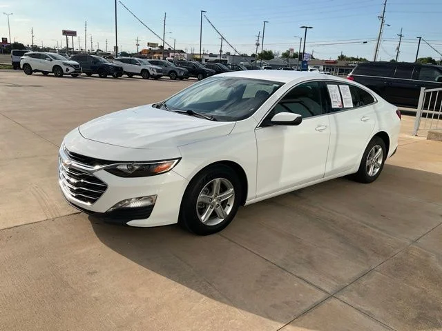Used 2024 White Chevrolet LT image 40