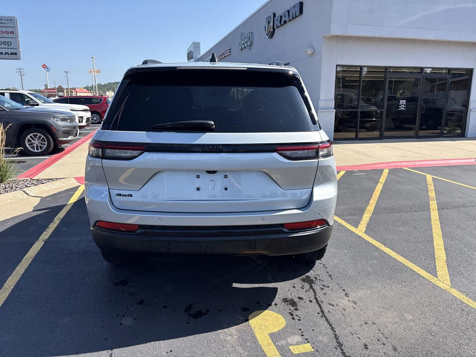 Used 2025 Silver Zynith Jeep Altitude image 6
