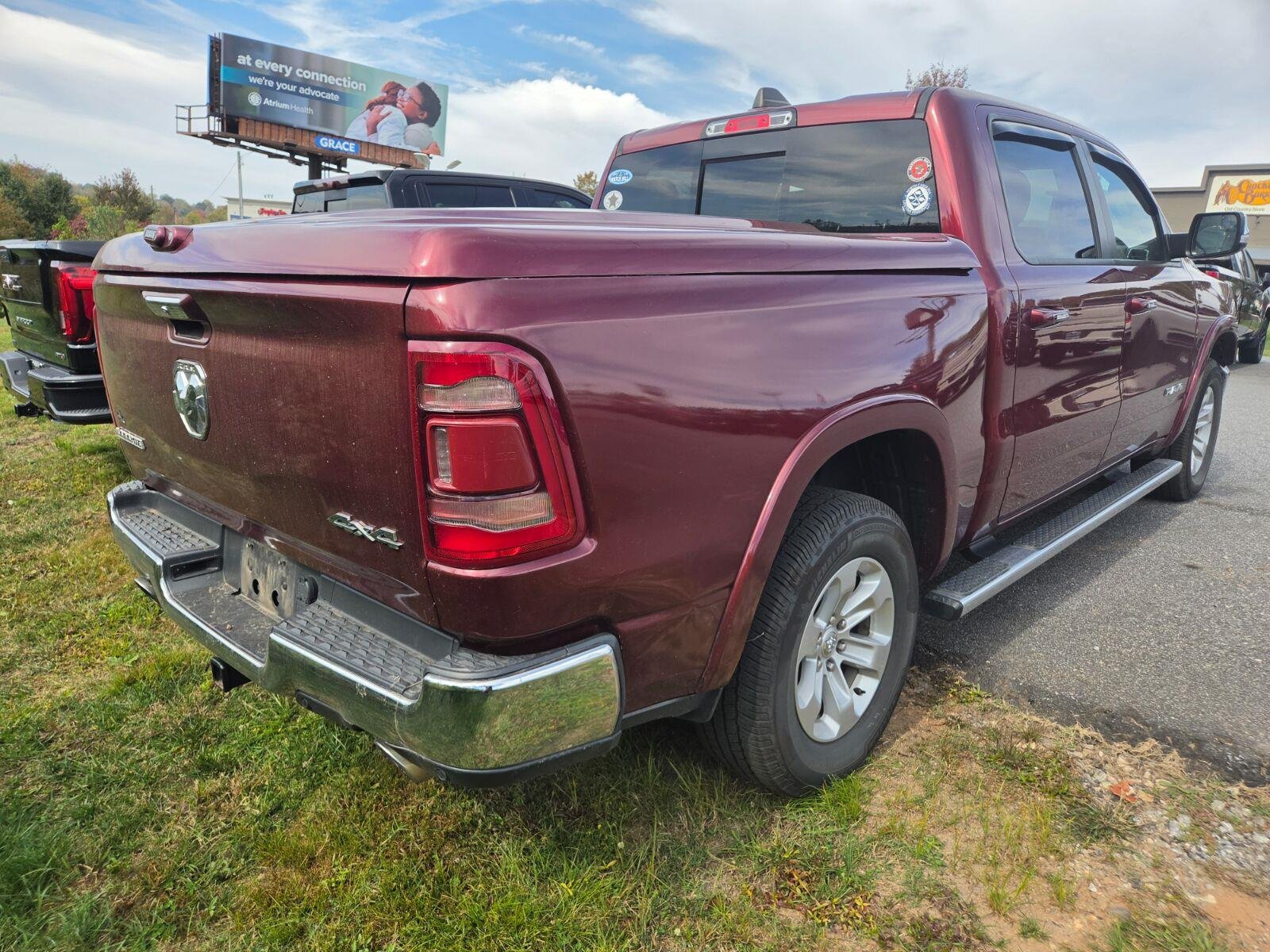 Used 2019 Delmonico Red Pearlcoat Ram Laramie image 8