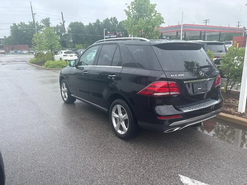 Used 2019  Mercedes-Benz GLE 400 image 2