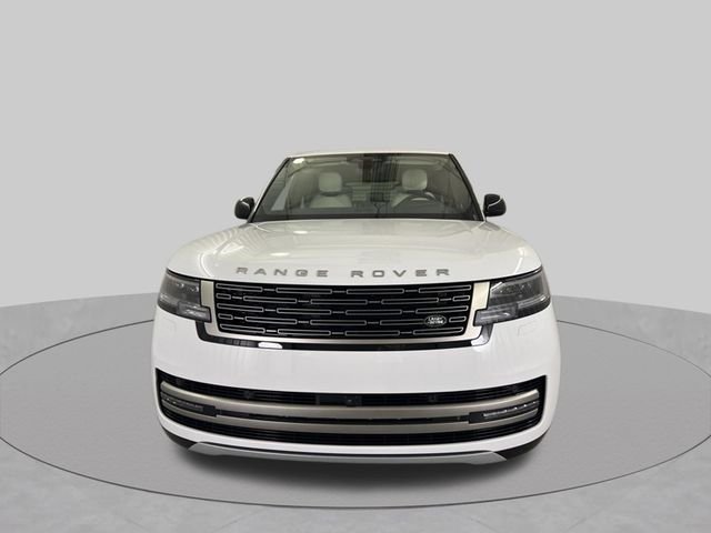 New 2026 Fuji White Land Rover SE image 2