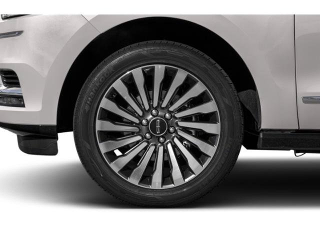 Used 2021 White Lincoln Reserve image 11