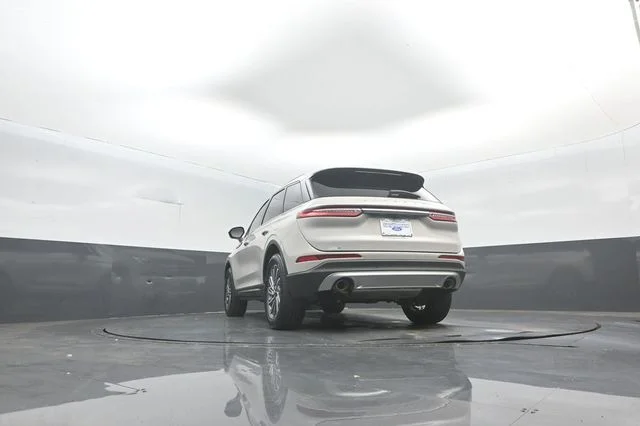 Used 2024 Pearl Metallic Lincoln Reserve image 32