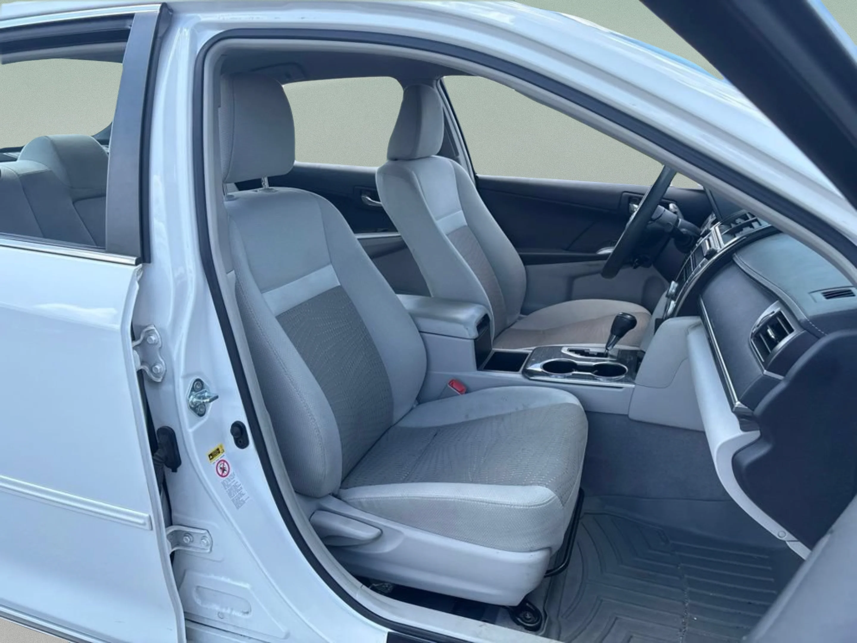 Used 2012 Super White Toyota LE image 27