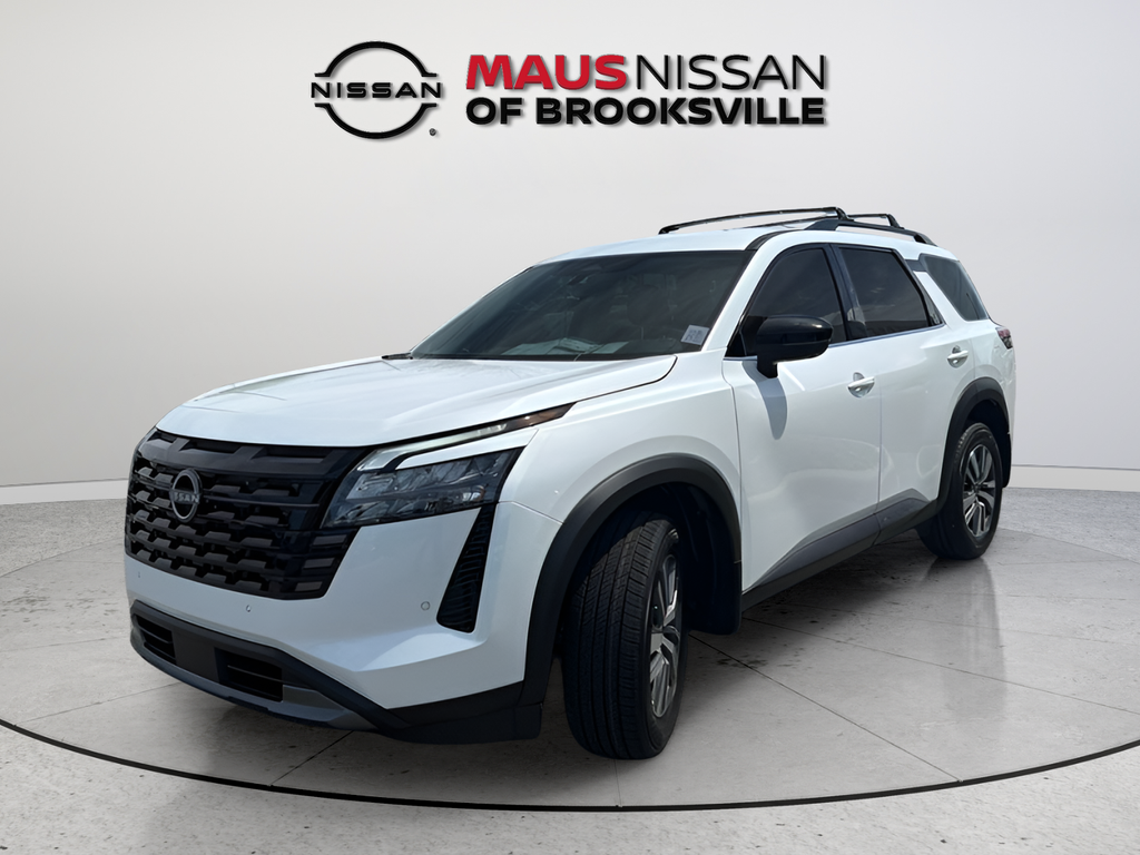 New 2026 White Nissan SL image 3