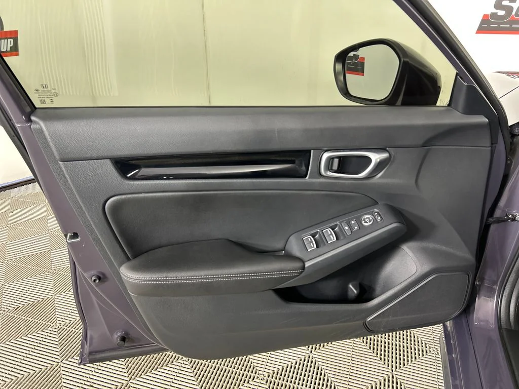 Used 2024 Beige Honda EX-L image 10