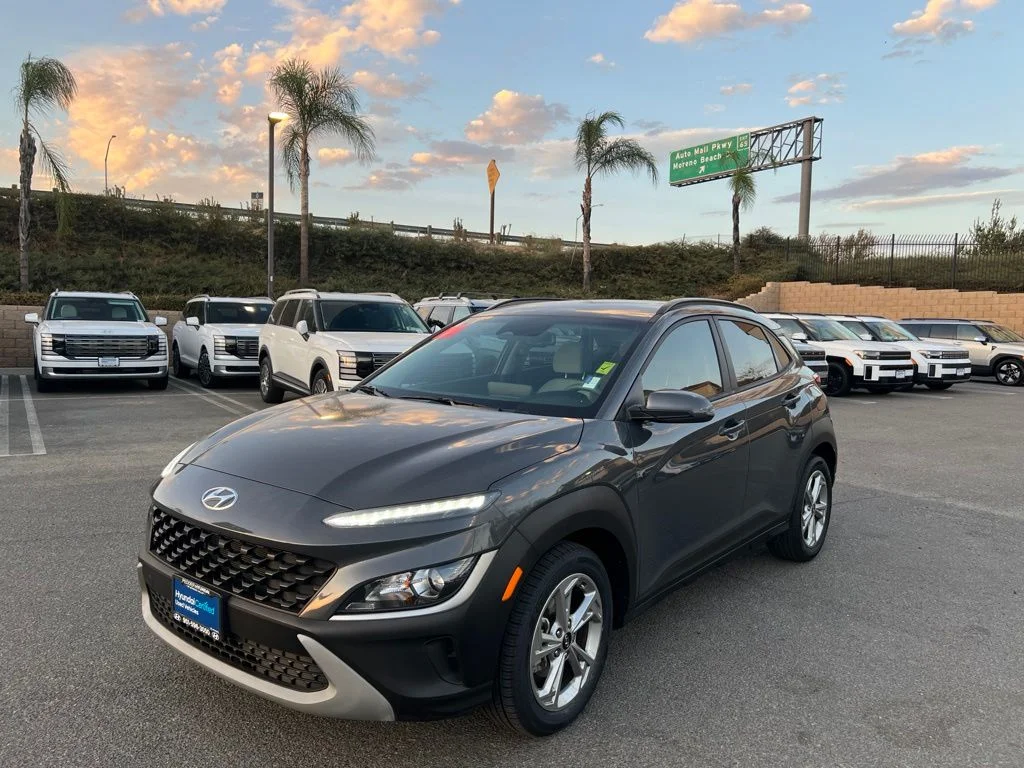 Used 2023 Gray Hyundai SEL image 3