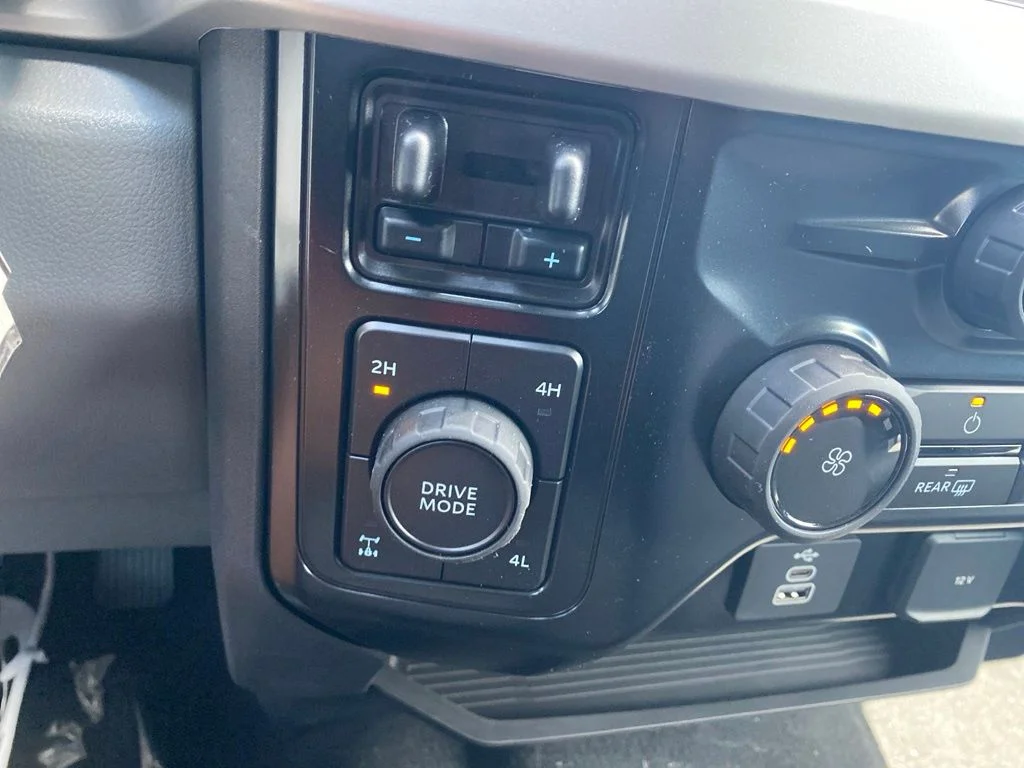 New 2026 Oxford White Ford F-250® XL image 25