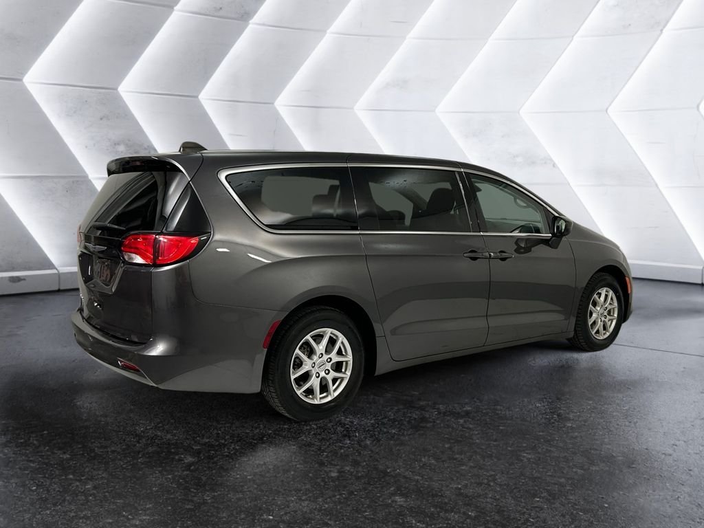 Used 2023 Gray Chrysler LX image 4