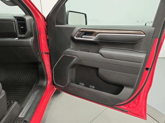 Used 2025 Red Chevrolet LT image 39