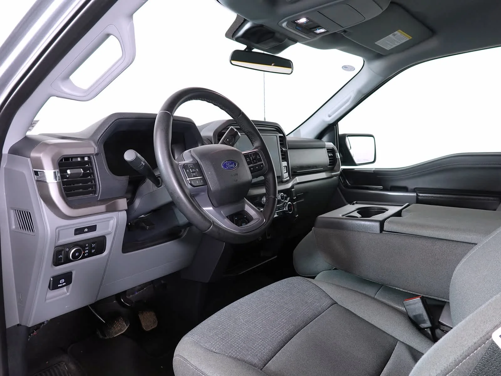Used 2025 Iconic Silver Metallic Ford XLT image 10