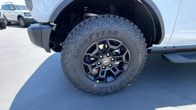 New 2026 Oxford White Ford Badlands® image 10