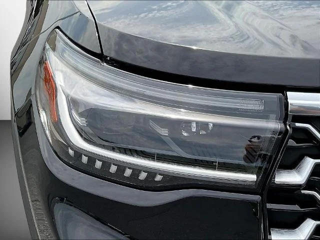 New 2026 Agate Black Metallic Ford Platinum™ image 70