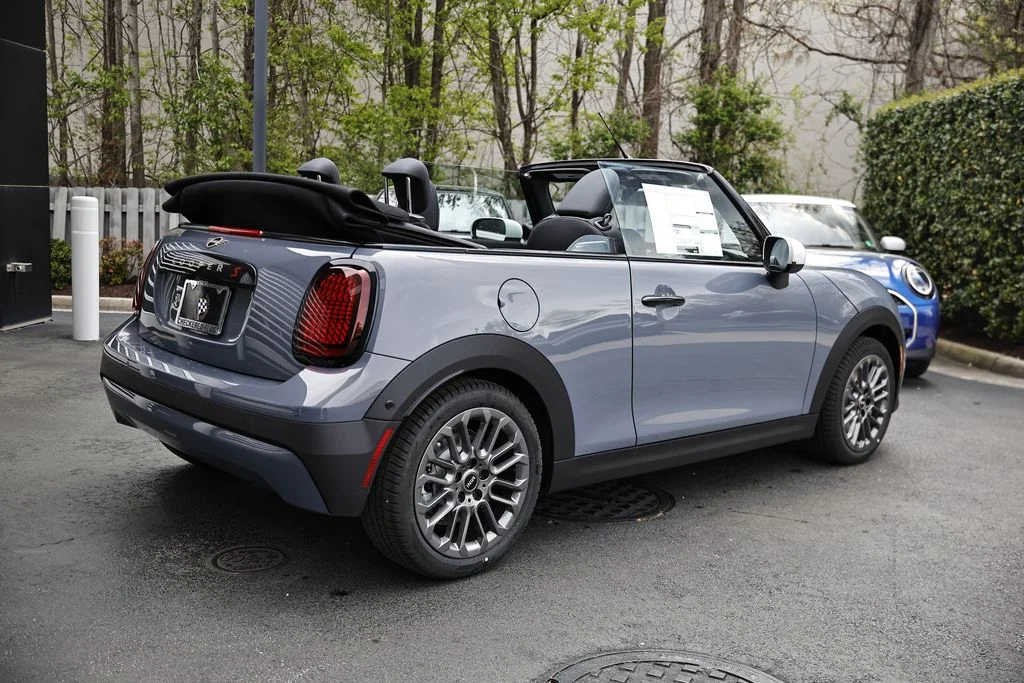 New 2026 Copper Grey Metallic MINI Signature Plus image 7