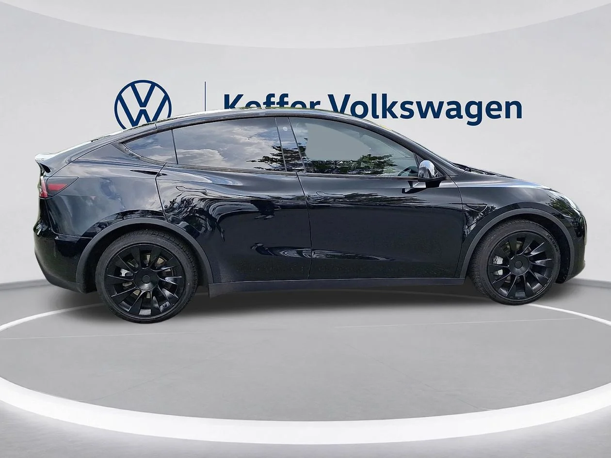 Used 2022  Tesla Long Range image 7
