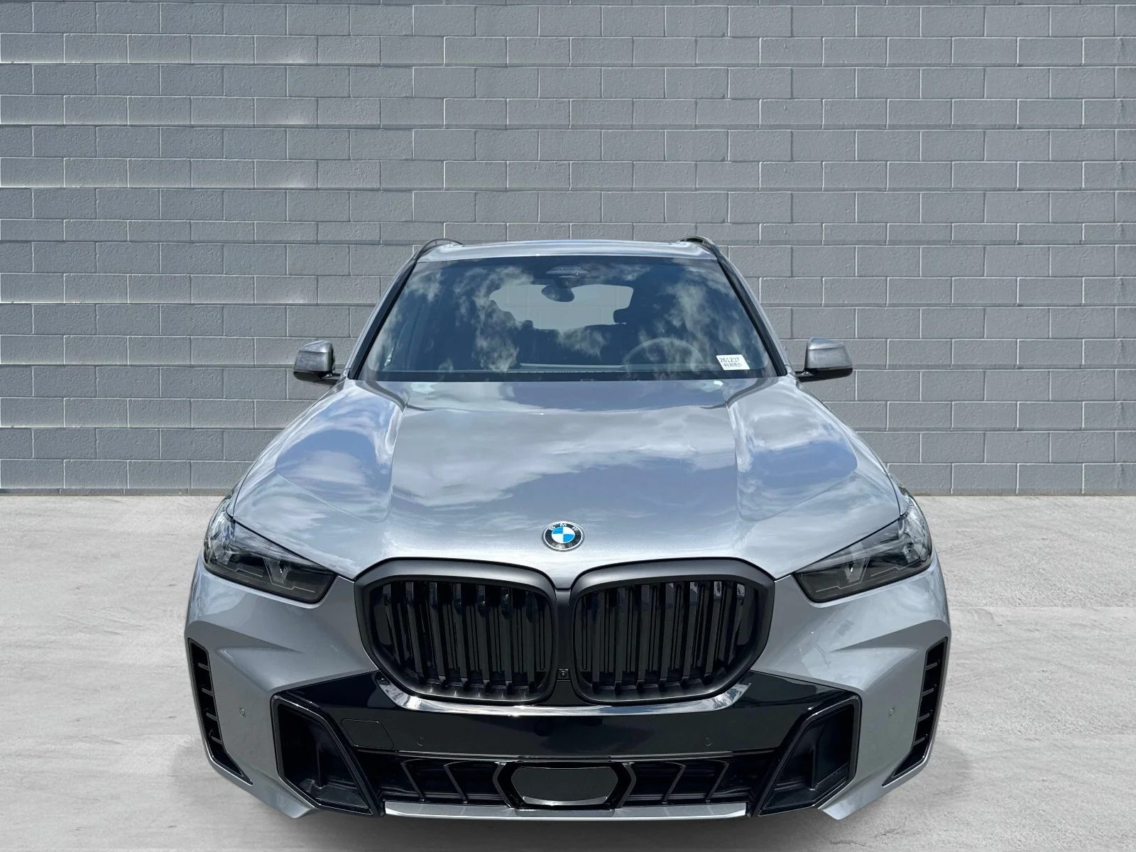 New 2026 Skyscraper Grey Metallic BMW sDrive40i image 2