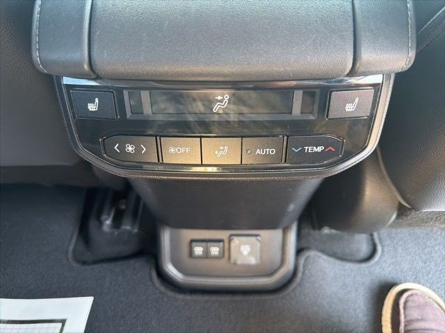 Used 2021 Blizzard Pearl Toyota Platinum image 28