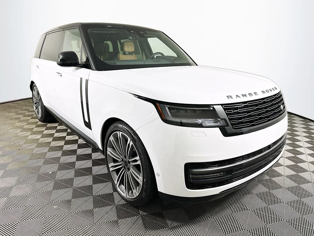 New 2026 Fuji White Land Rover SE image 3