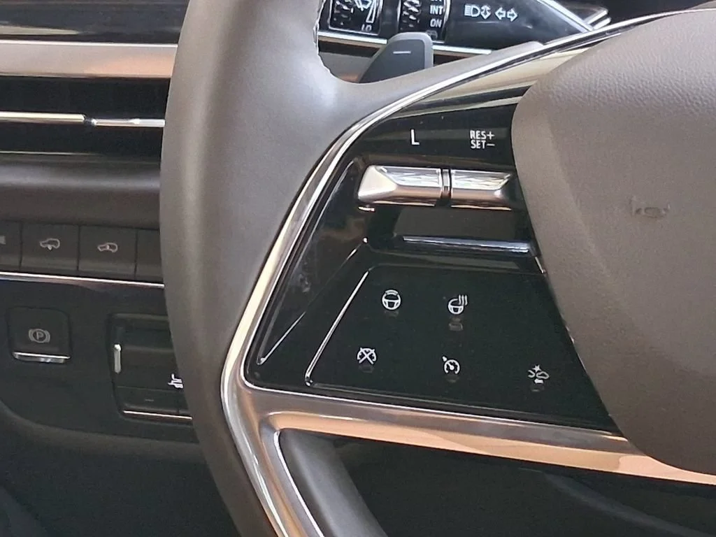 2026 Cadillac Escalade Luxury - Photo 13