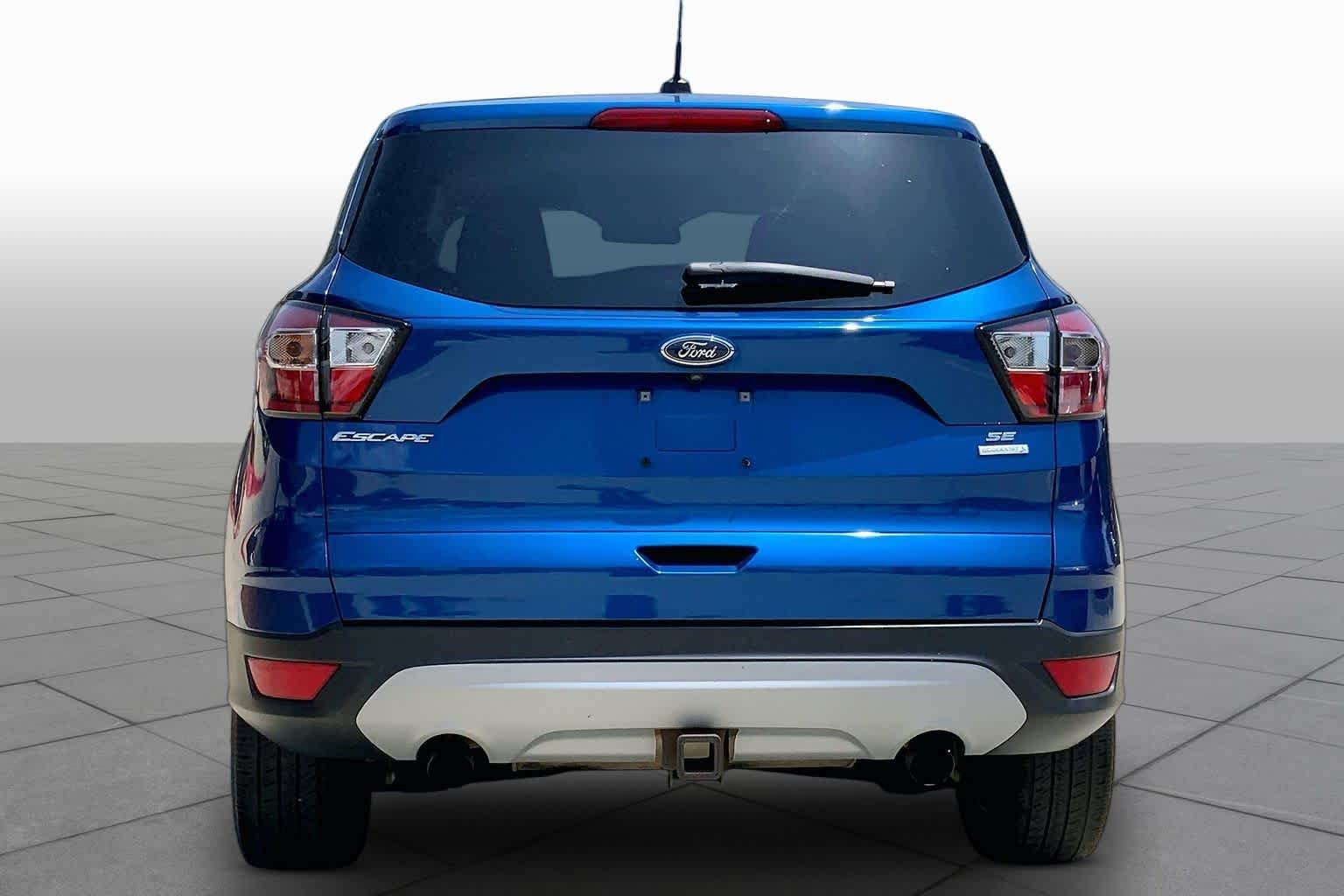 Used 2017 Lightning Blue Metallic Ford SE image 5