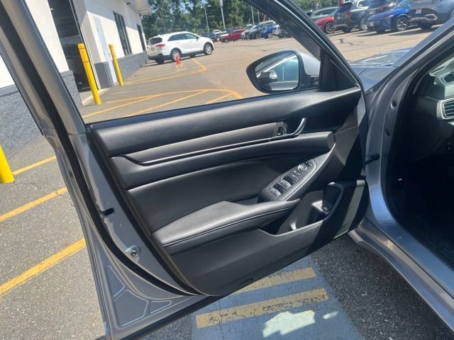 Certified Used 2020 Lunar Silver Metallic Honda LX image 10