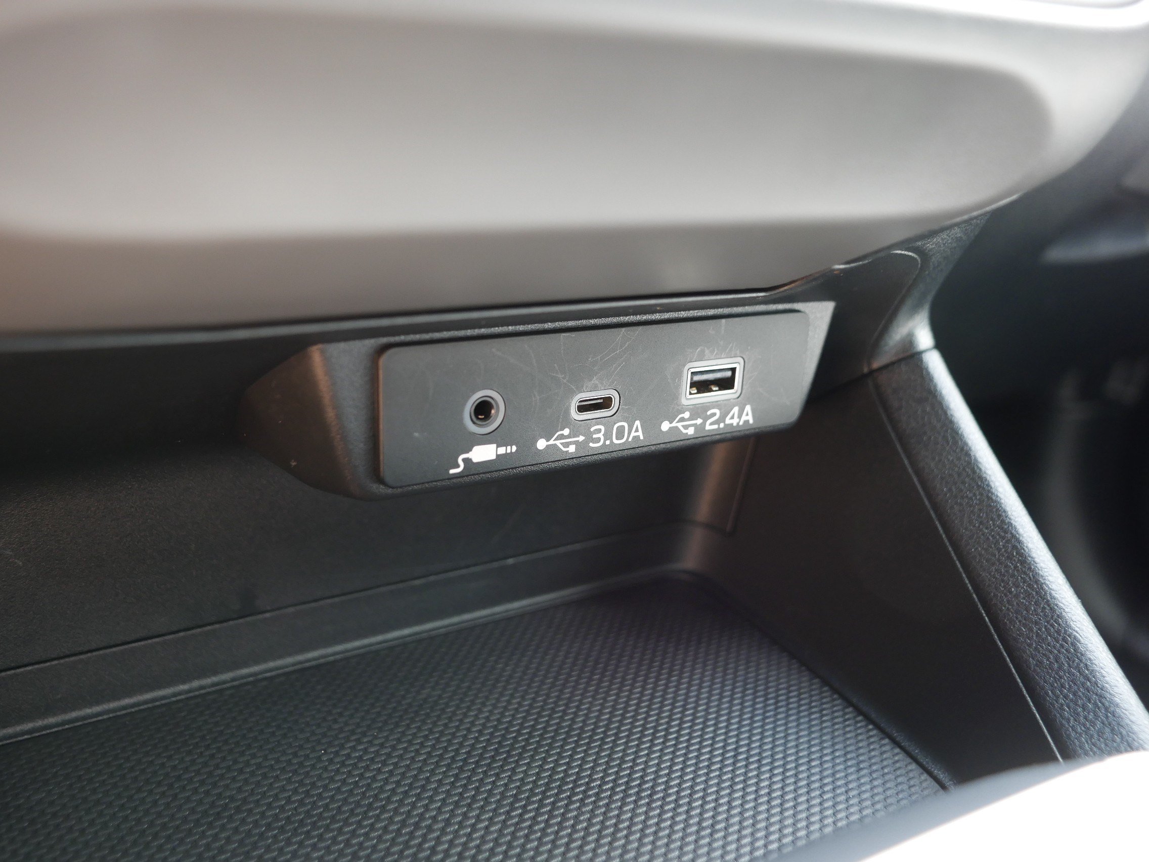 Used 2025 Magnetite Gray Metallic Subaru Premium image 33