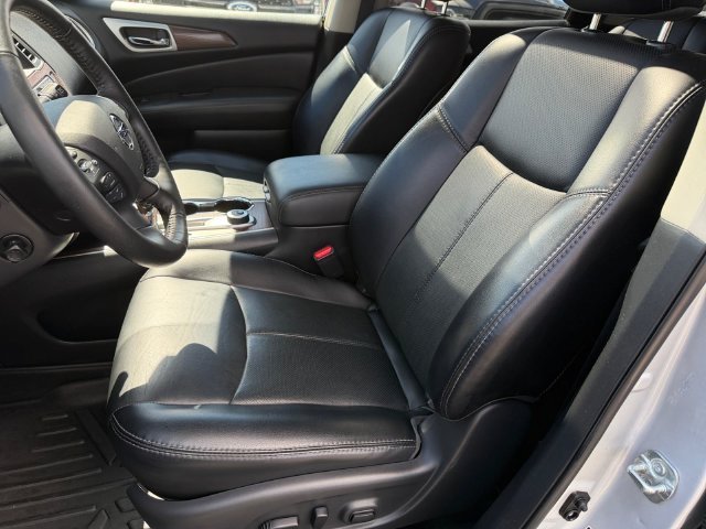 Certified Used 2020 Brilliant Silver Metallic Nissan Platinum image 11