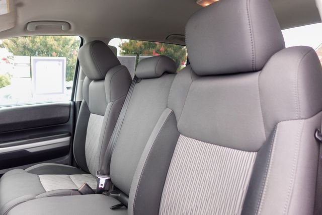 Used 2016 White Toyota SR5 image 24