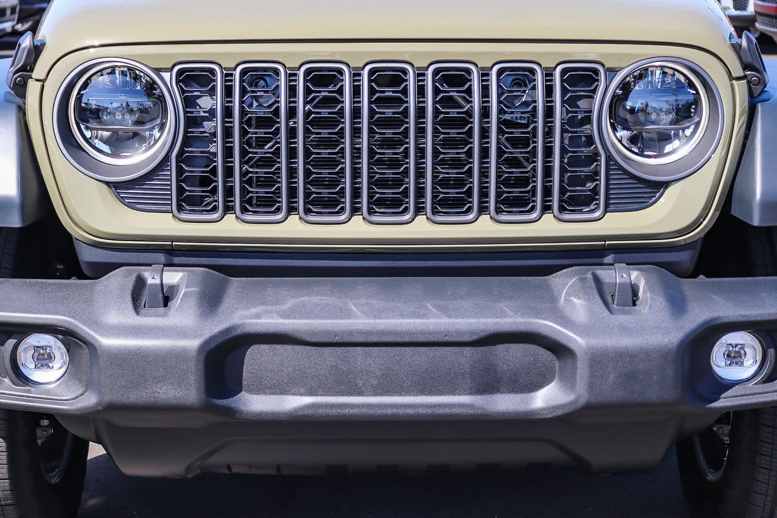 New 2027 41 Paint Jeep Sport S image 9