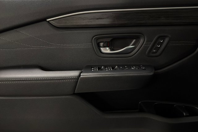 New 2026 Crystal Black Pearl Honda Touring image 9