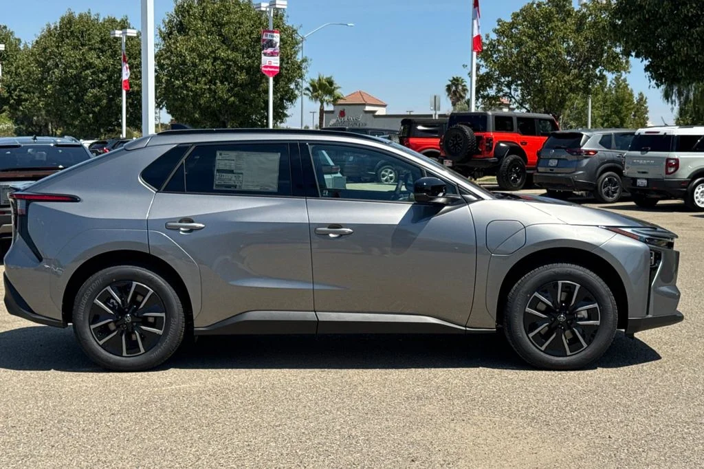 New 2026 Heavy Metal <sup>1</sup> Toyota  XLE image 4