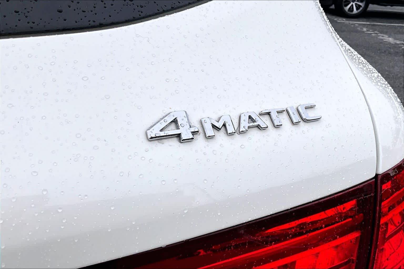 Used 2017 designo Diamond White Metallic Mercedes-Benz GLC 300 image 10