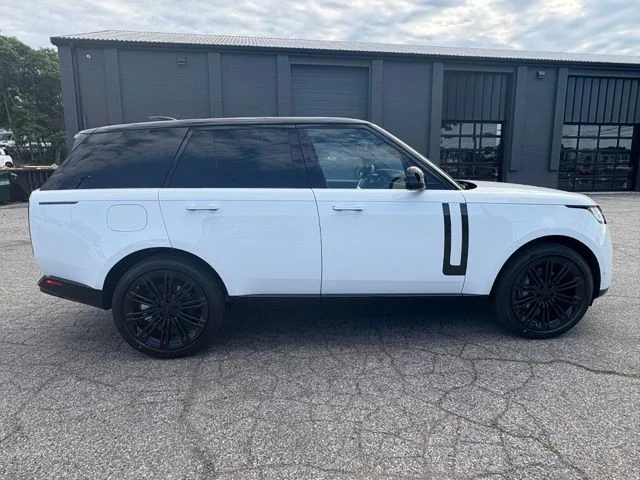 New 2026 Fuji White Land Rover SE image 9