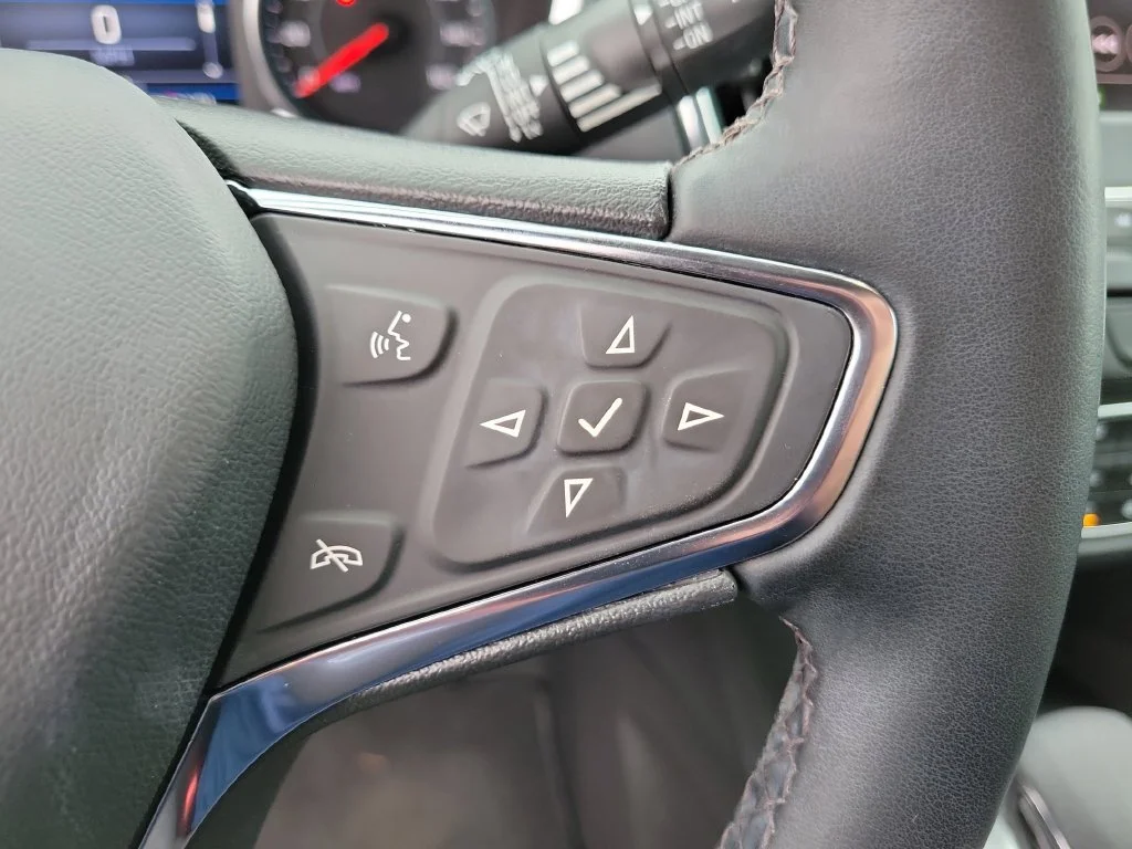 Used 2024 Summit White Chevrolet LT image 29