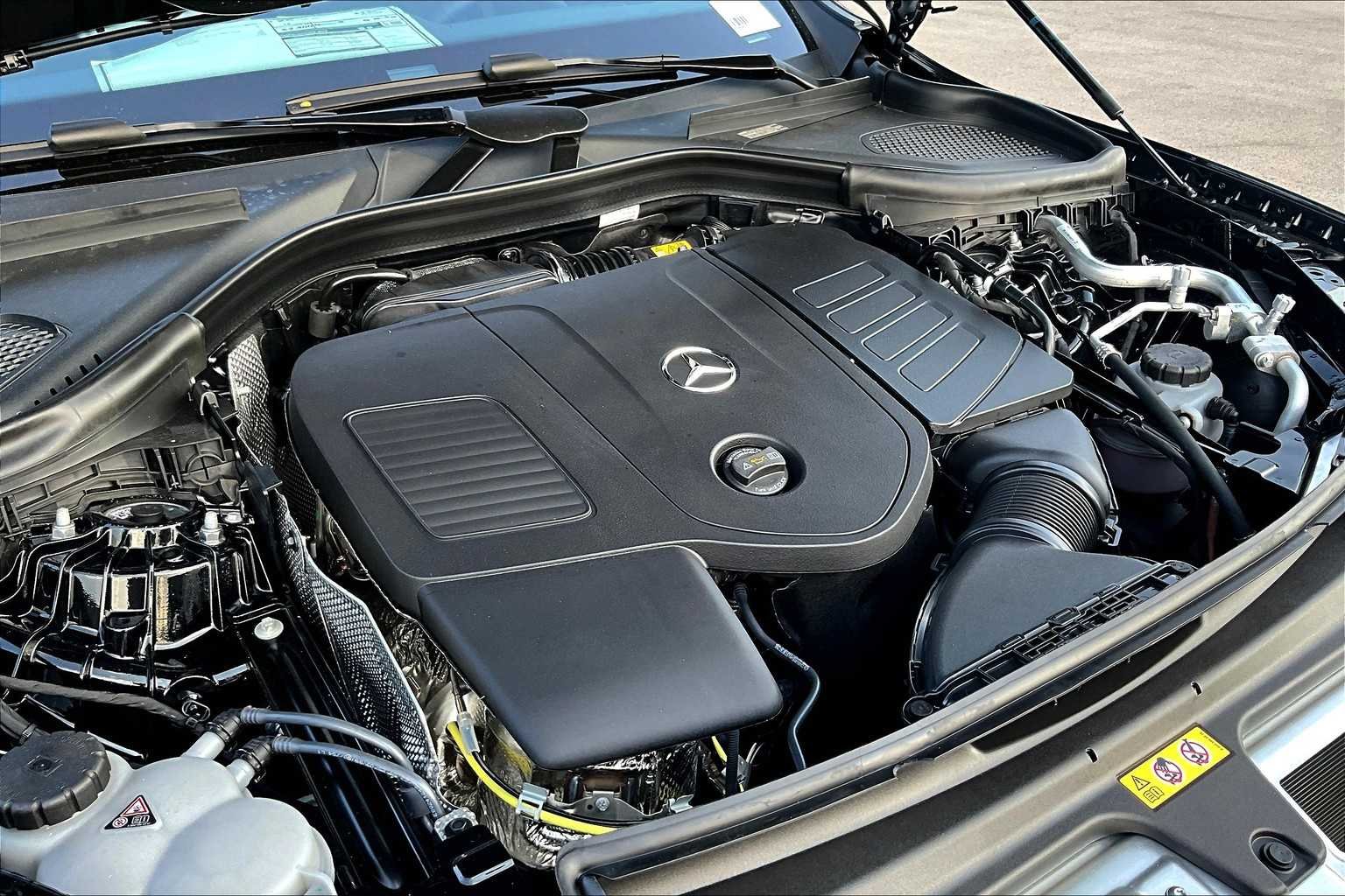 New 2026 Black Mercedes-Benz GLC 300 image 17