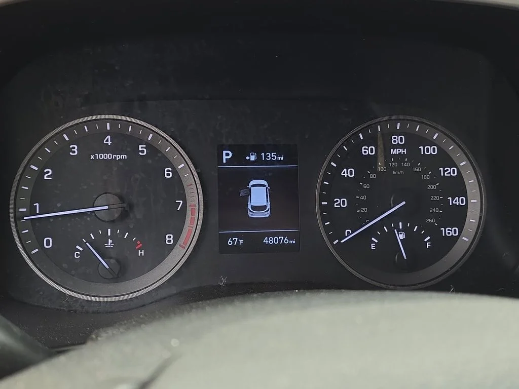 Used 2020 Red Hyundai Sport image 18