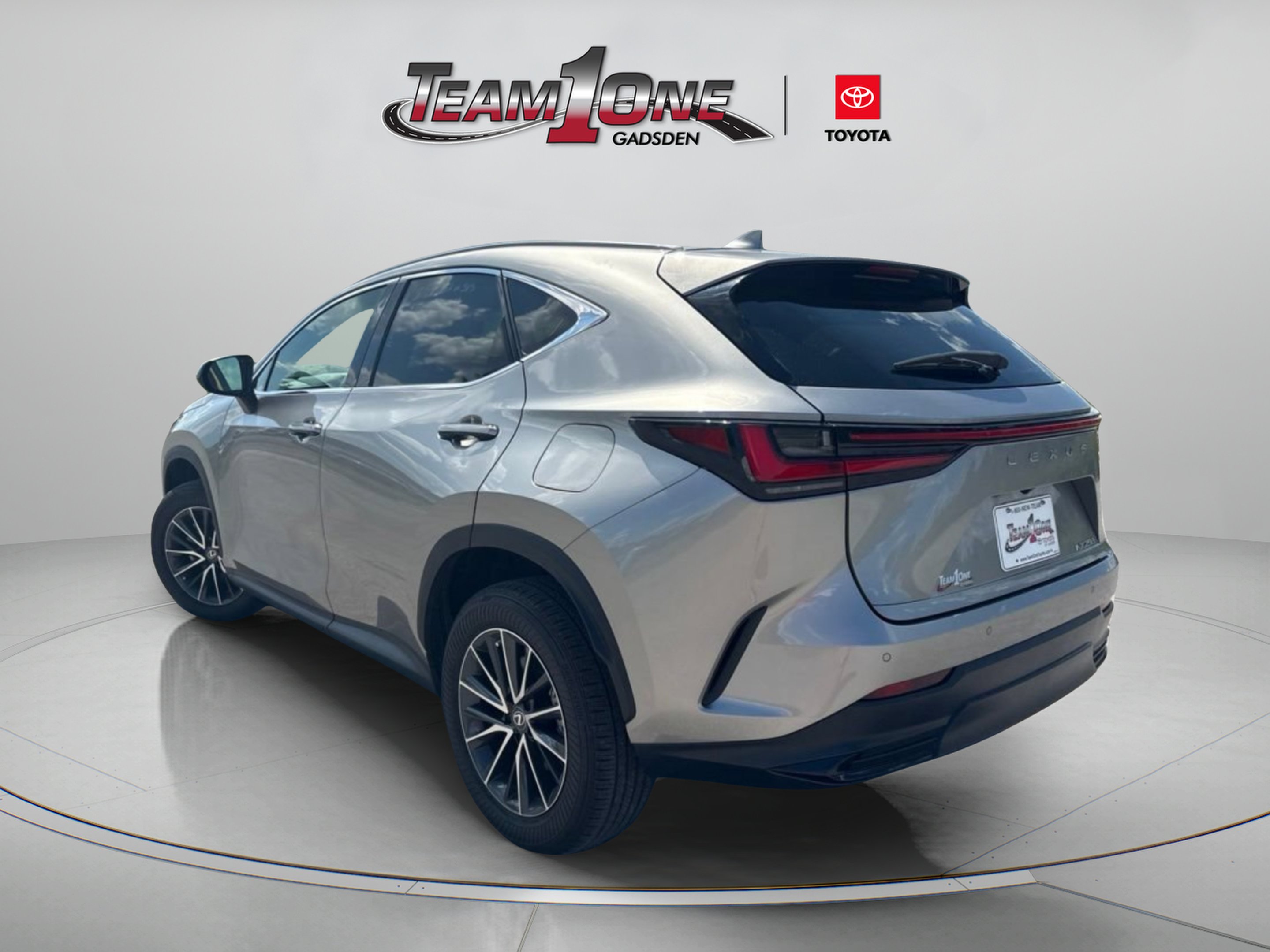 Used 2024 Atomic Silver Lexus NX 250 Premium image 4