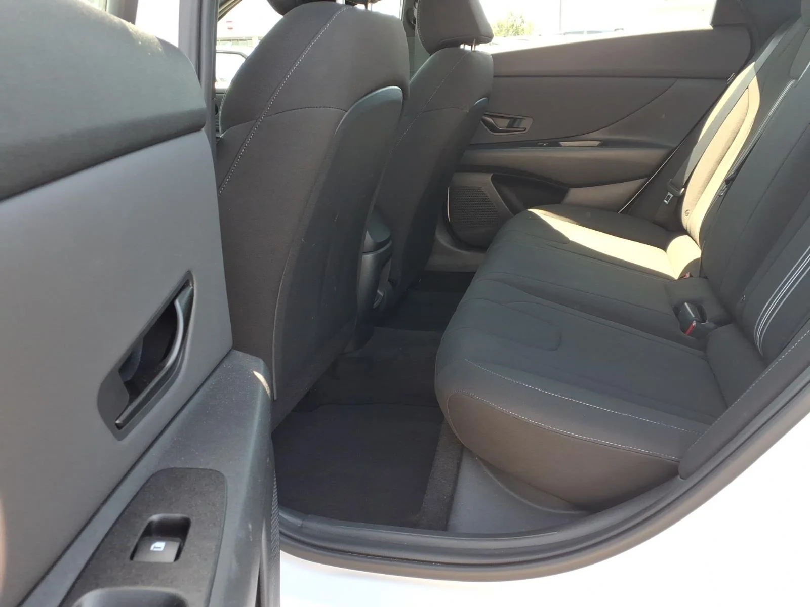 Used 2025 Serenity White Pearl Hyundai SEL Sport image 5